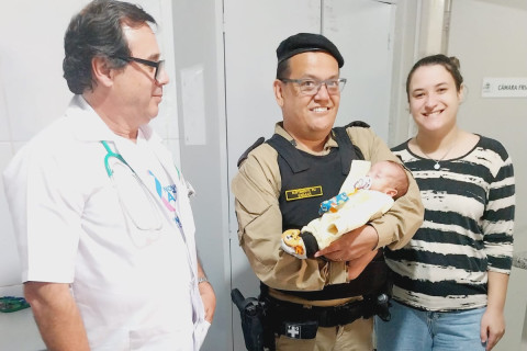 POLICIAL MILITAR SALVA BEBÊ ENGASGADO EM SIQUEIRA CAMPOS