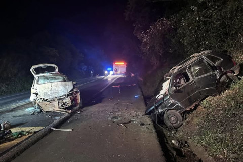Acidente entre Ibaiti PR resultou em cinco vítimas, sendo uma em óbito no local.