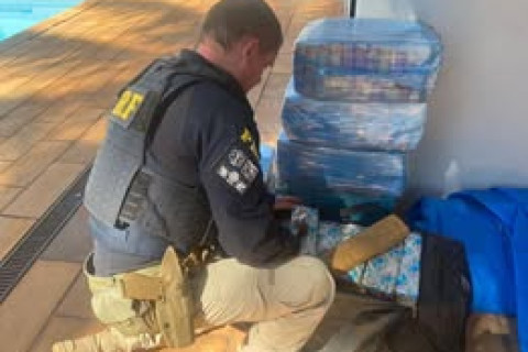 PRF apreende mais de 200 quilos de maconha na BR-369, em Arapongas (PR)