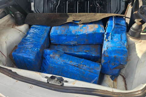 Polícia Rodoviária Federal apreende 113 kg de maconha em Rolândia/PR