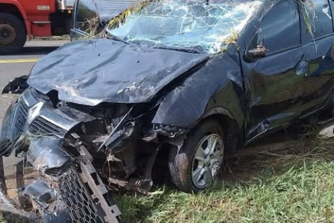 Casal de Santa Mariana se envolve em capotamento na BR-369