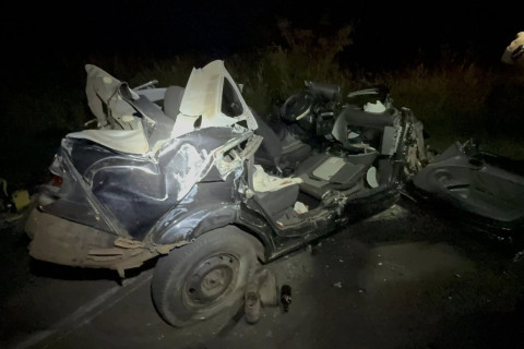 Quatro pessoas ficam feridas em colisão envolvendo carro e dois caminhões na BR-369